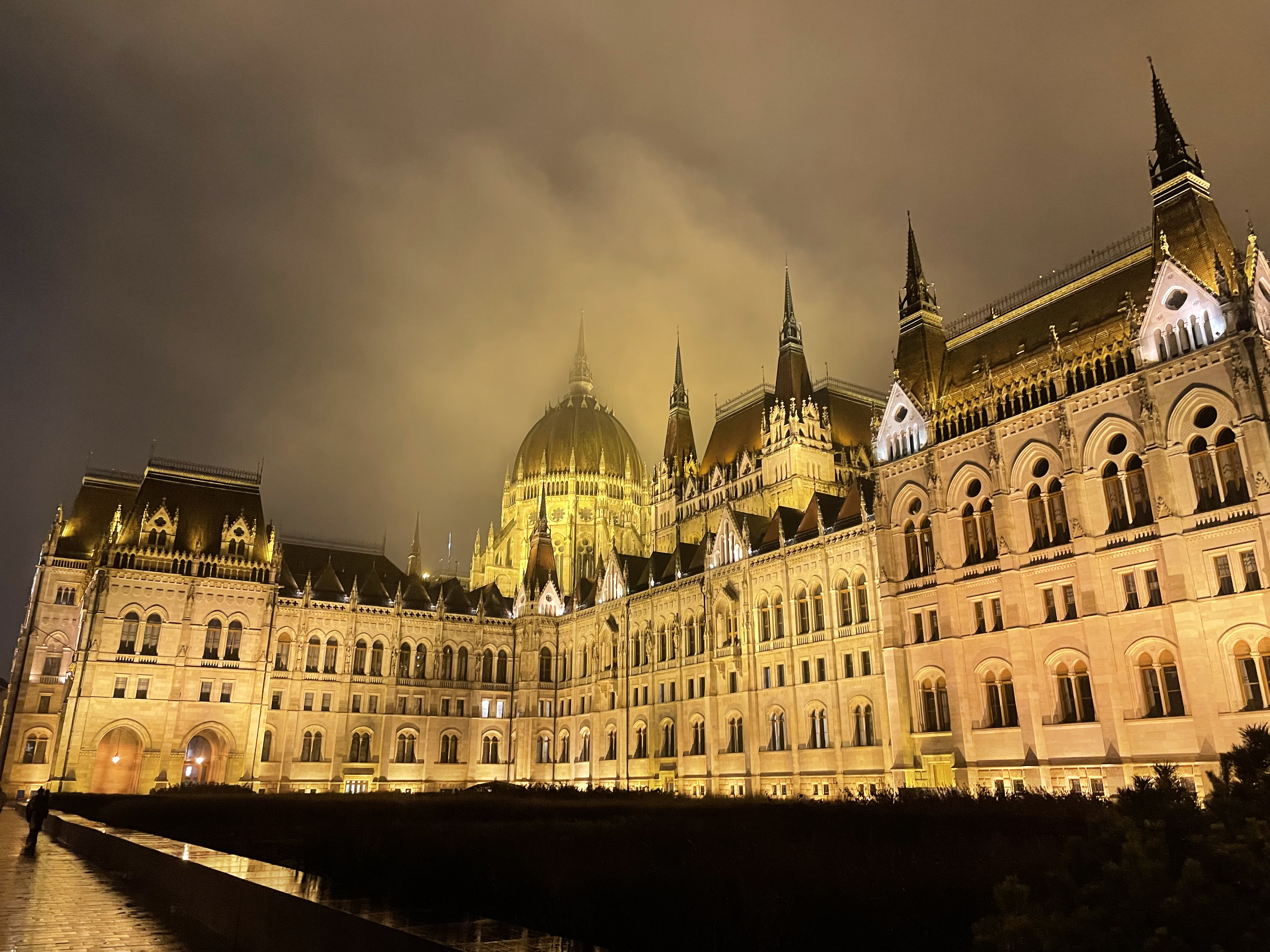 Closer look at Parliament building lights